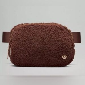 BNWT Lululemon Everywhere Belt Bag 1L Fleece